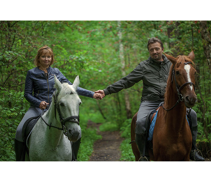 Лошади- атрибут романтики, символ красоты. Прогулка с любимым человеком на лошадях- оригинальная и интересная идея отдыха для двоих.